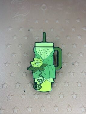 💚Disney Princess Travel Cup Pin
